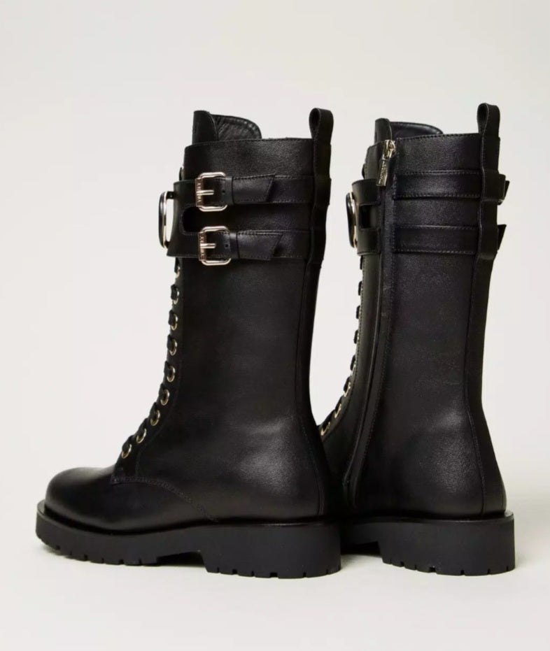 Anfibio Twinset con Ovale T in pelle nero