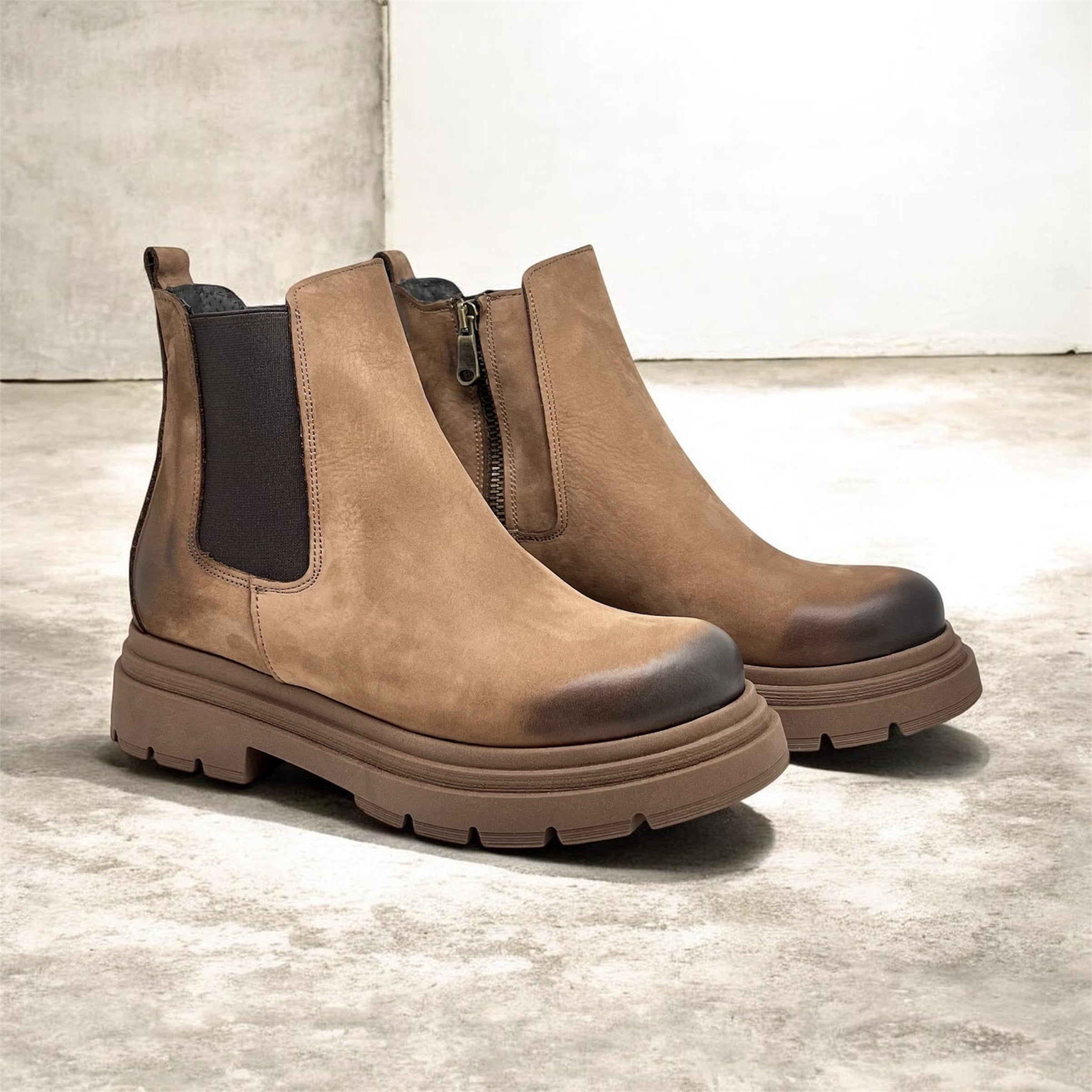 Stivaletto nabuk taupe Dany