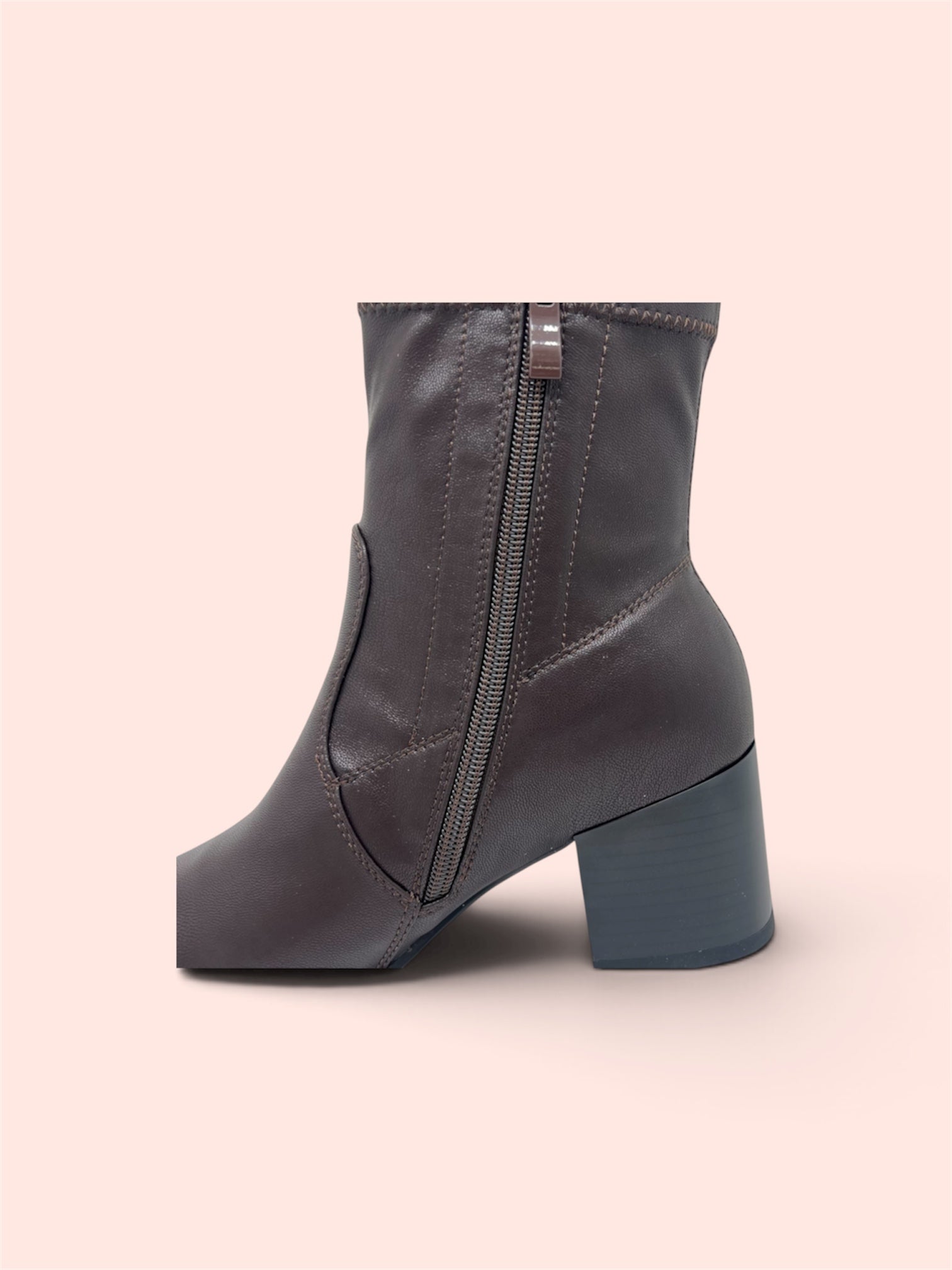 Stivaletto elasticizzato moro Ariel