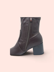 Stivaletto elasticizzato moro Ariel
