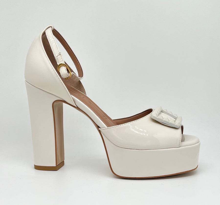 Milk White Sandal By