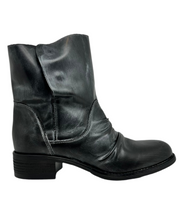 Tronchetto in pelle nera vintage made in Italy