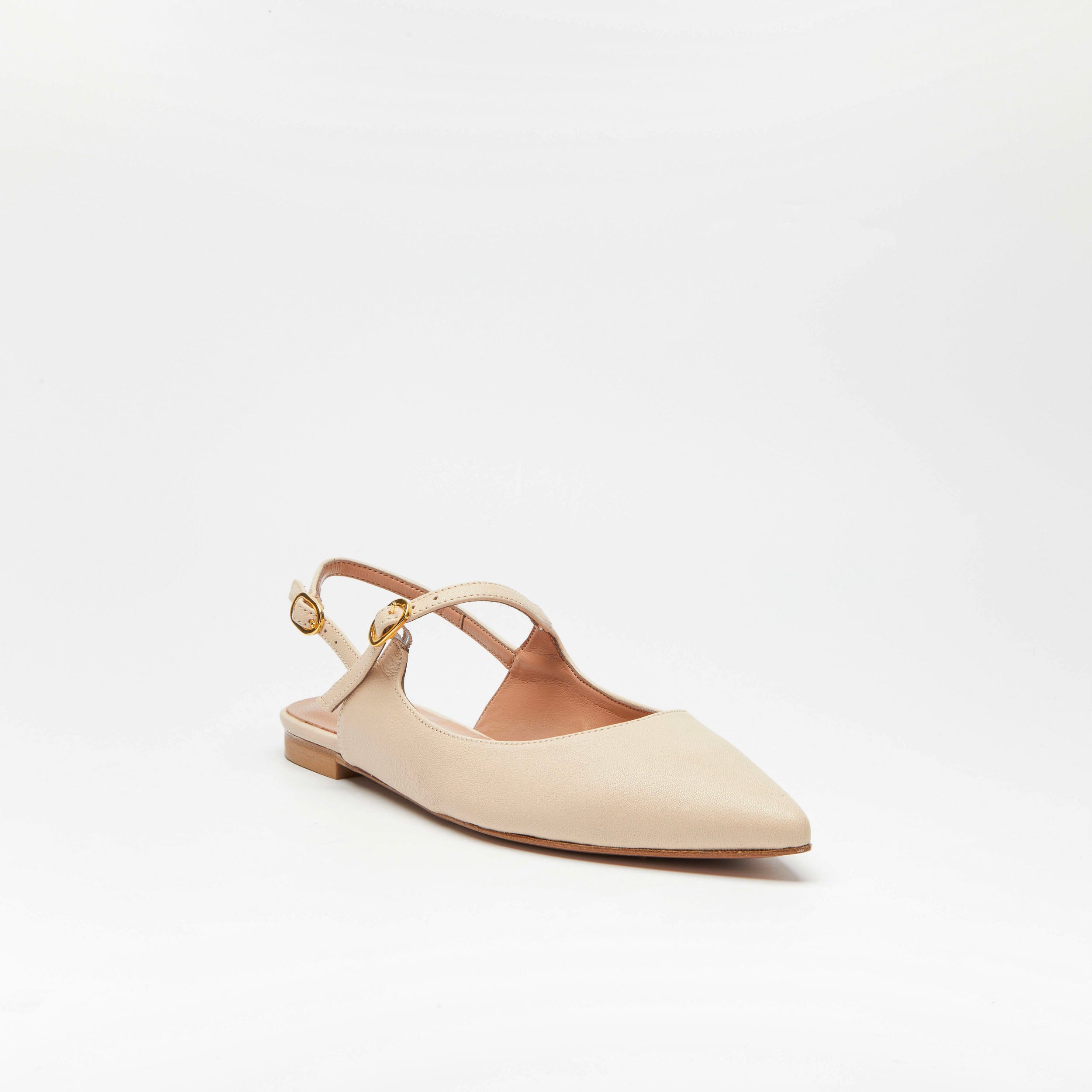 Powder leather ballerina shoe