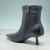 Stivaletto nero elasticizzato Aura