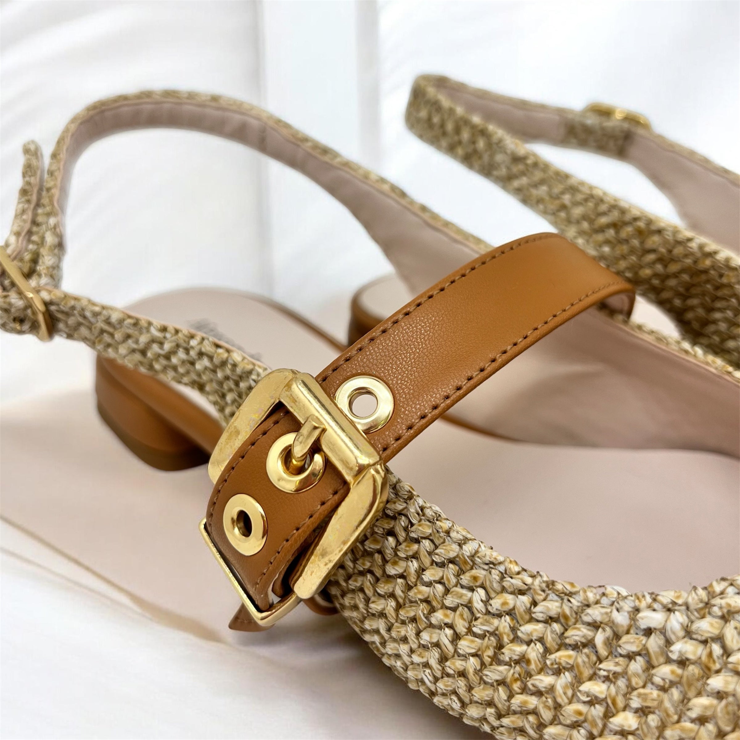 Chanel basso Yves miele