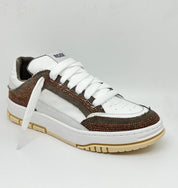 Sneaker pelle con micro borchiette