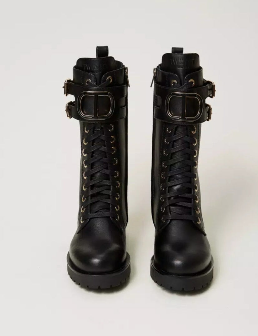 Anfibio Twinset con Ovale T in pelle nero